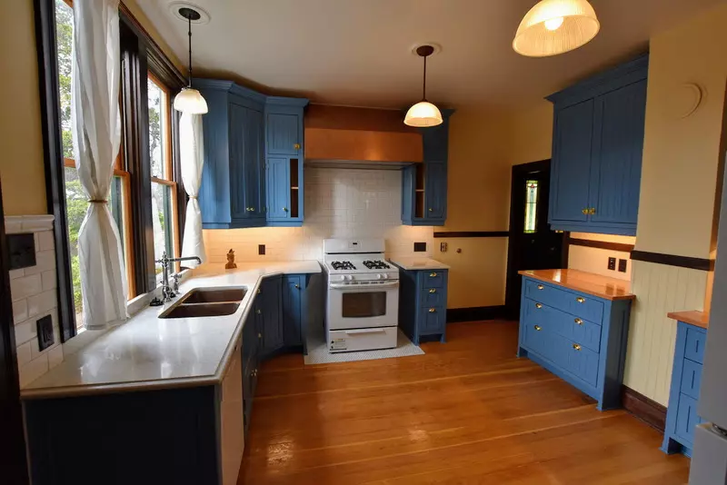 Howe st kitchen 2